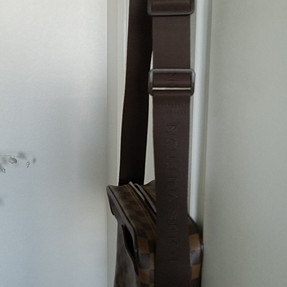 Authentic Louis Vuitton Messenger Bag - Picture 3 of 8